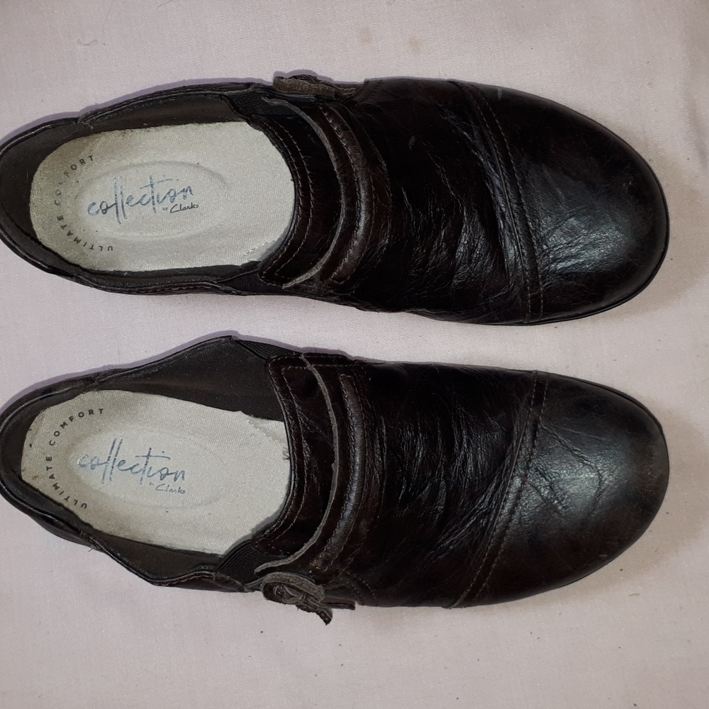 Ladies shoes. Size 6 1/2 W US. Collection by Clarks